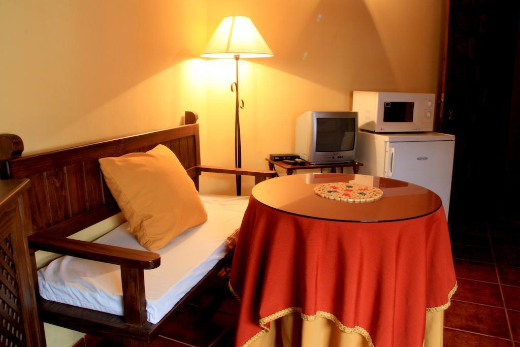La Boticaria Casa Rural Apartamento Descargamaría الغرفة الصورة